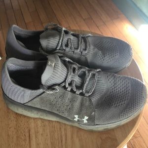 Under Armour boys Tennis shoes